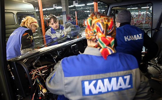 Во время работы в&nbsp;цеху автомобильного завода ​КамАЗ


