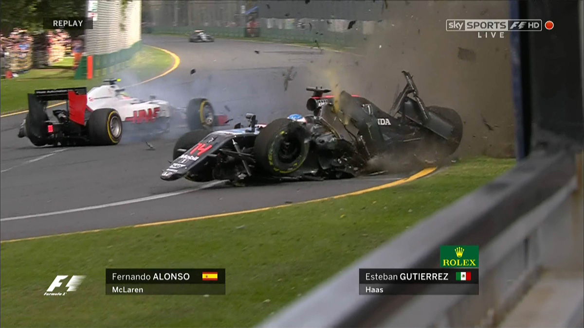 Столкновение Фернандо Алонсо и Эстебана Гутьерреса во время Гран-при Австралии &laquo;Формулы-1&raquo; 2016 года