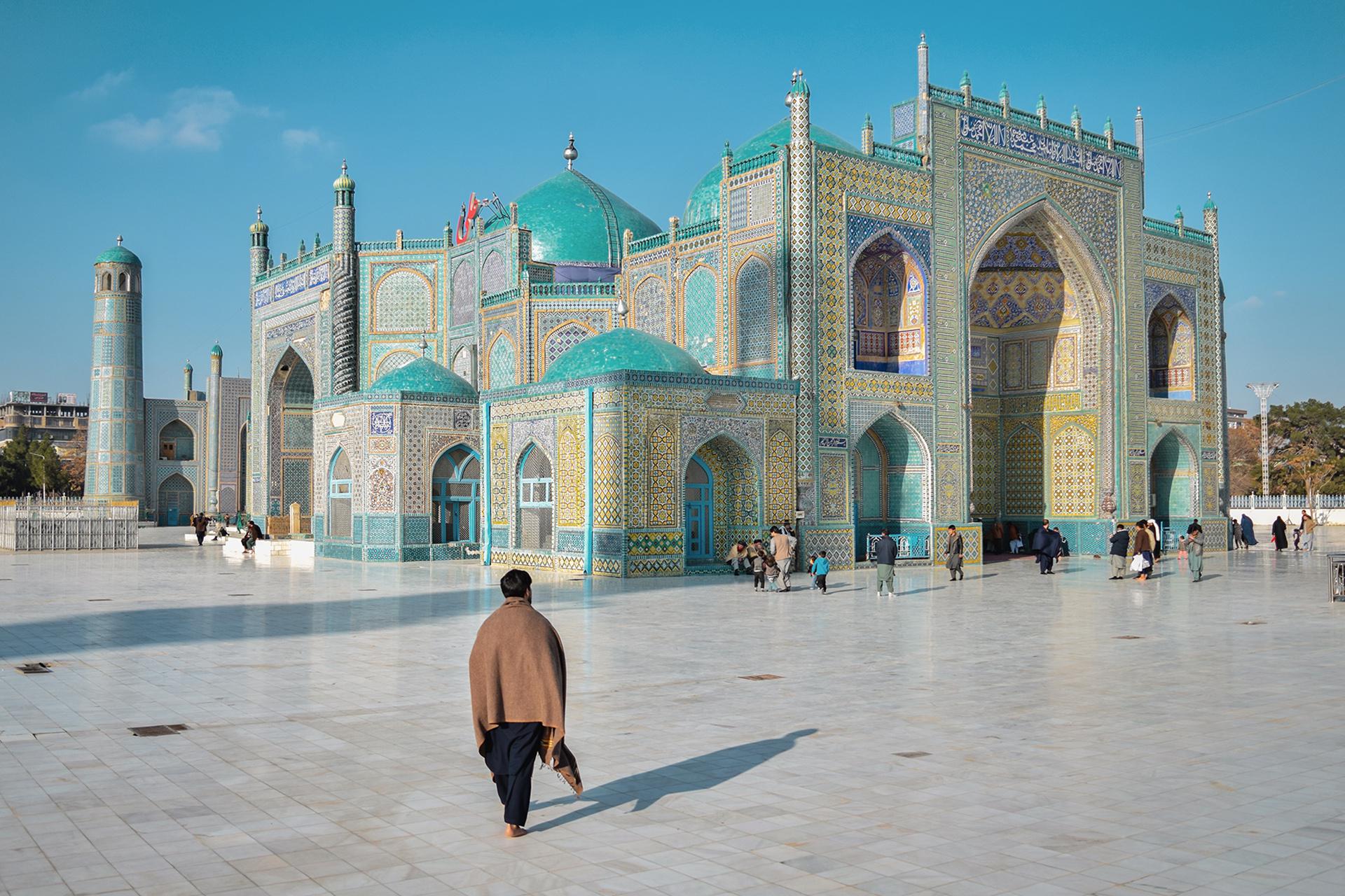 Голубая мечеть в Мазари-Шарифе