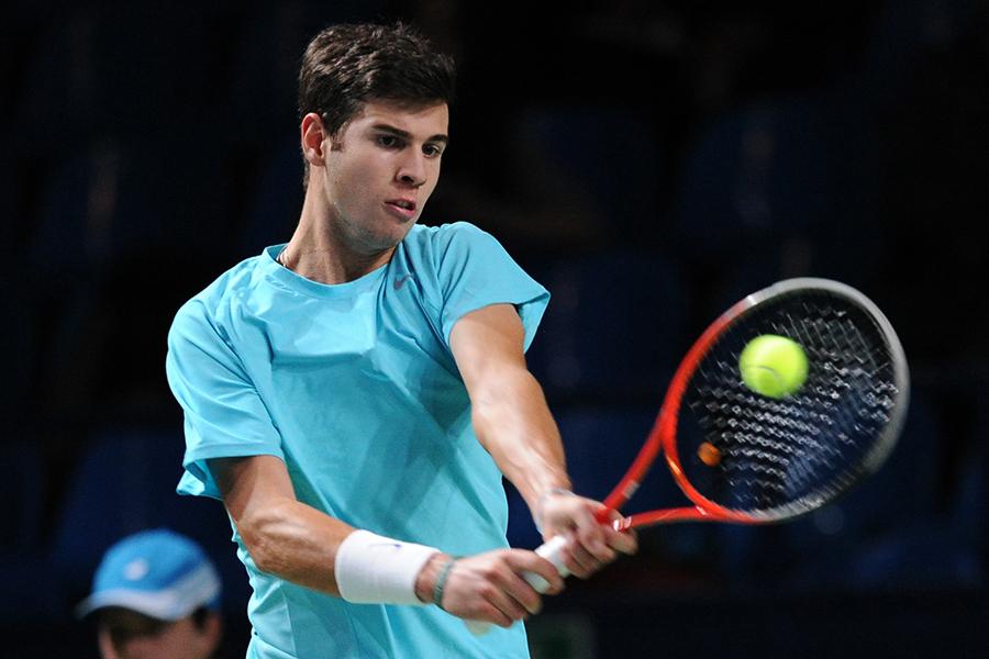 Карен Хачанов во время матча 1-й группы Евро-африканской зоны Кубка Дэвиса Россия - Польша, 2014 год