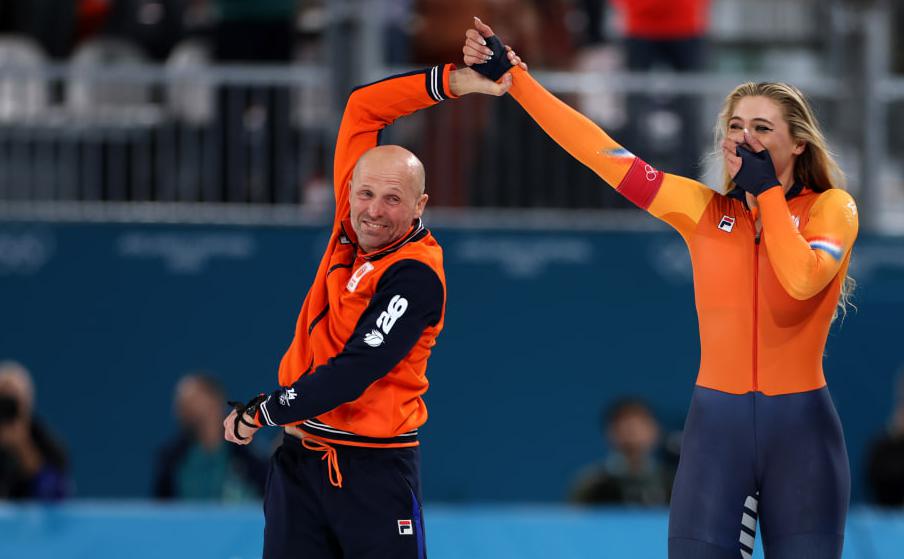 Тренер Константин Полтавец и чемпионка Олимпиады-2026 в конькобежном спорте Ютта Лердам

&nbsp;