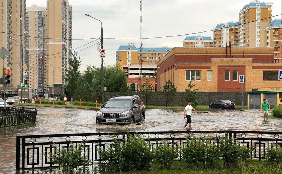 Власти Красногорска сообщили о подтоплениях в нескольких районах города —  РБК