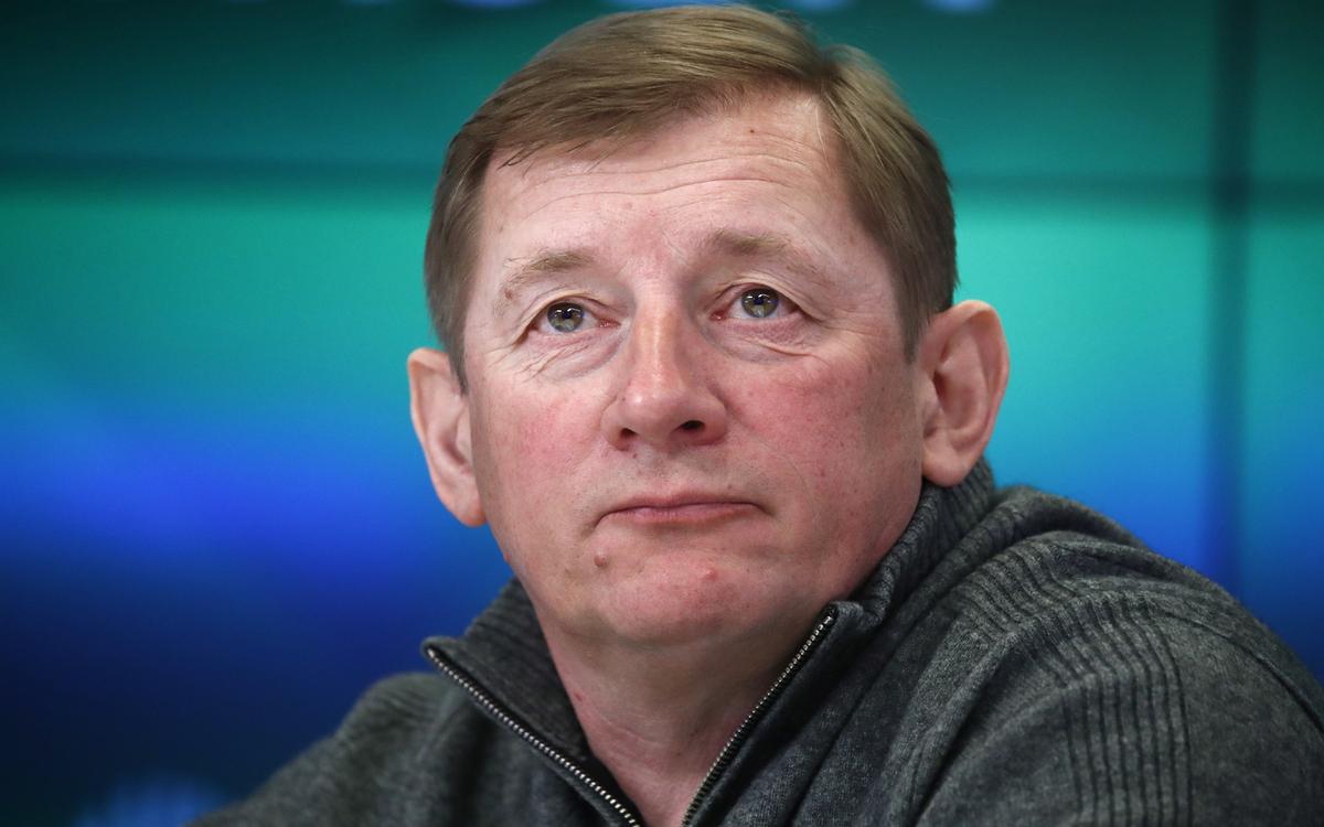 Тренер сборной цитатой из песни Утесова ответил Майгурову на критику
