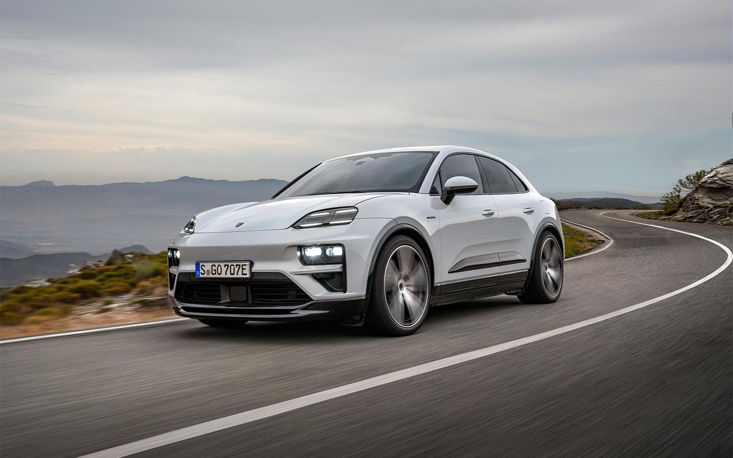 В России появился новый Porsche Macan. Теперь он полностью электрический