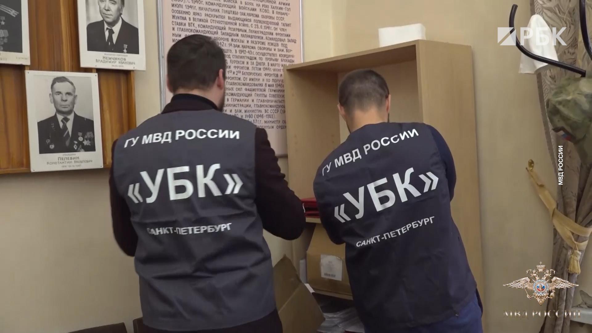 Полиция задержала мошенников, обманувших контрактников на 80 млн руб.