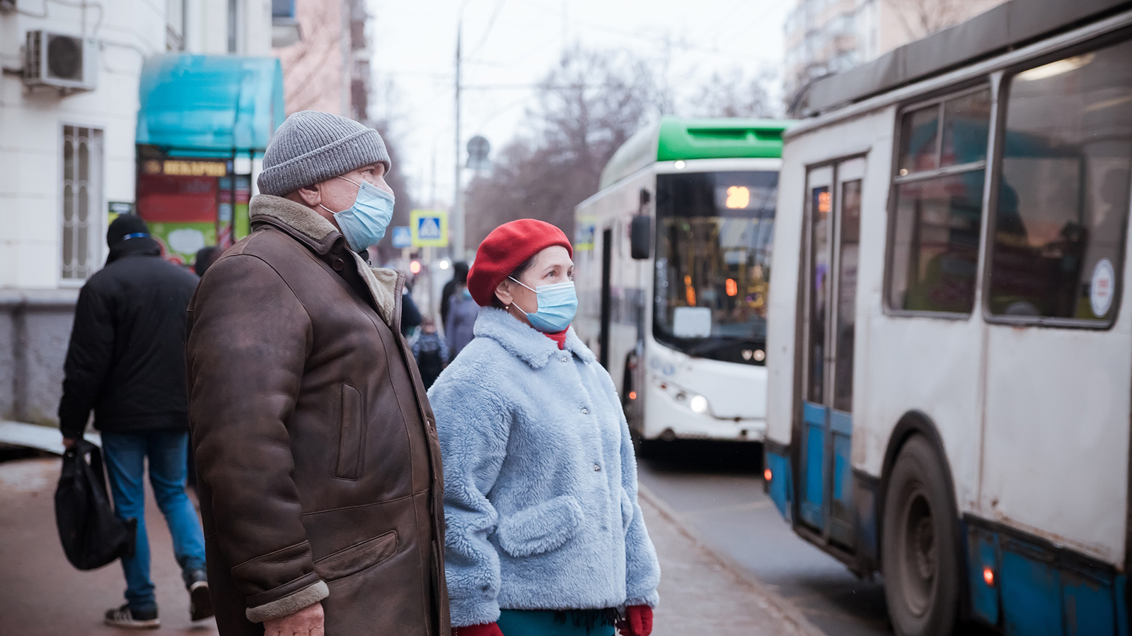 Россиянам напомнили, как отличить грипп от ОРВИ по первым симптомам