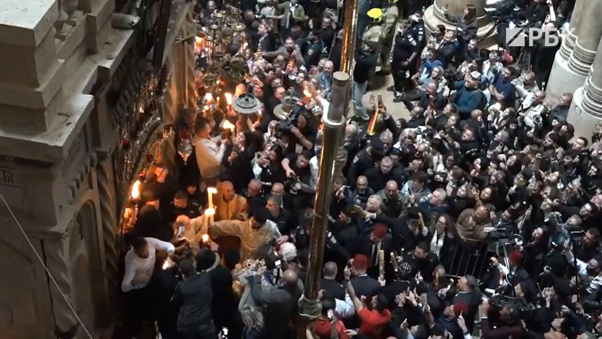 Схождение Благодатного огня в Иерусалиме. Видео