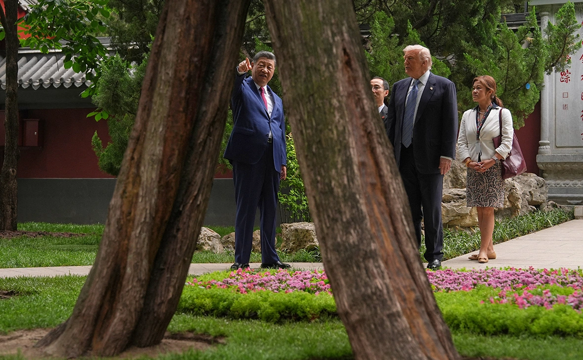 Mark Schiefelbein / Reuters