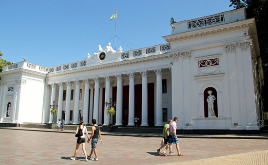 Здание горсовета Одессы, июль 2012 года.


