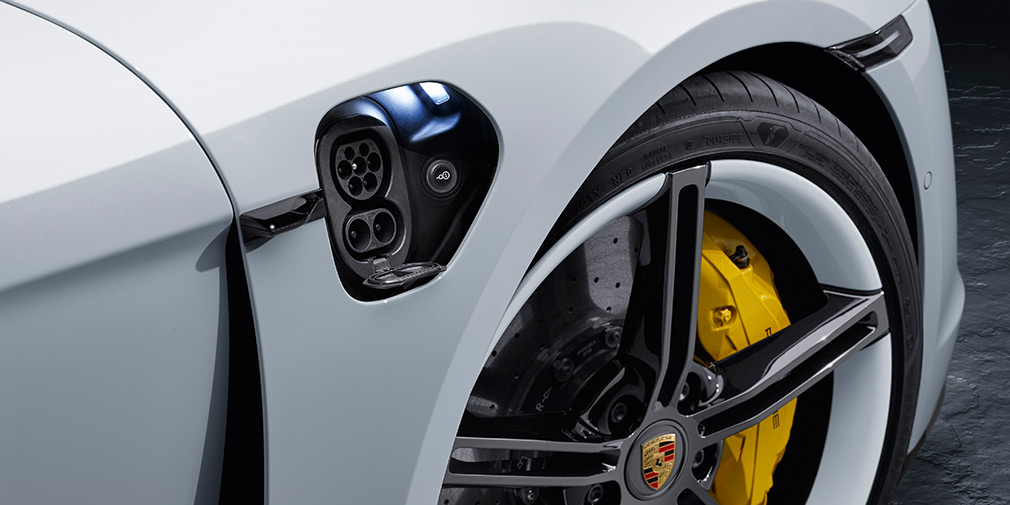 Porsche представила 761-сильный серийный электрокар
