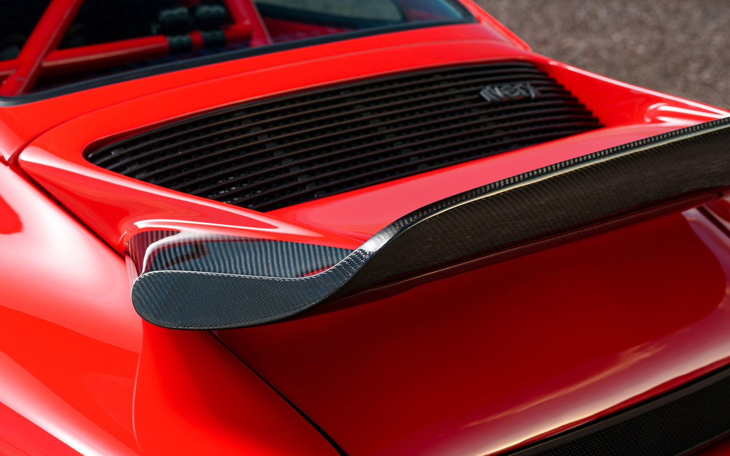 Процесс производства карбона требует высокоточного дорогостоящего оборудования. Недешевы и сами компоненты