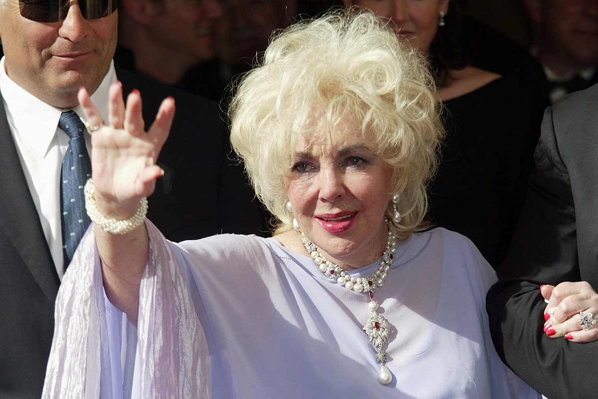 Элизабет Тейлор на 56-м Международном каннском кинофестивале. 2003 год