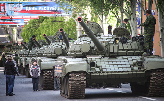 Репетиция парада Победы в Донецке 5 мая 2015 года