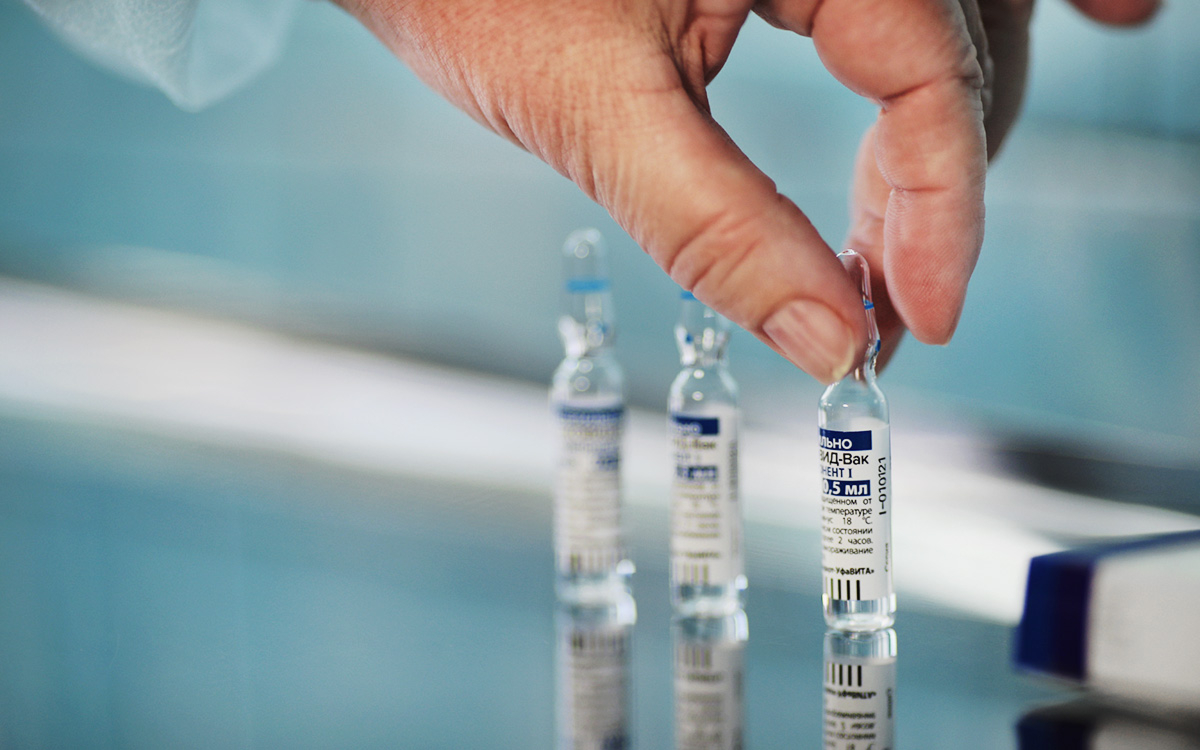 Российский регион после критики Трутнева сообщил, что попросил еще вакцин