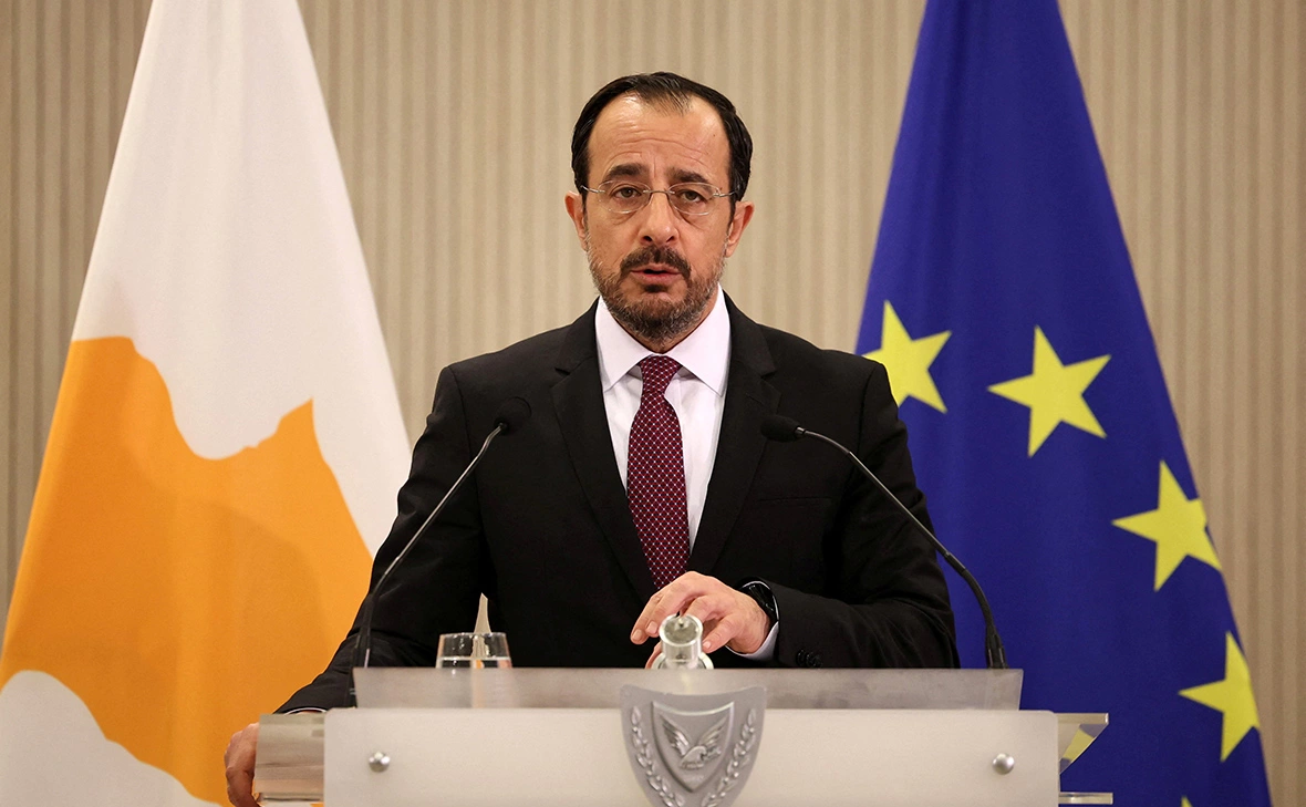 Yiannis Kourtoglou / Reuters