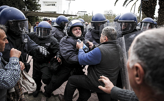 Столкновения с полицией во время акции вкладчиков банка Bank of Cyprus