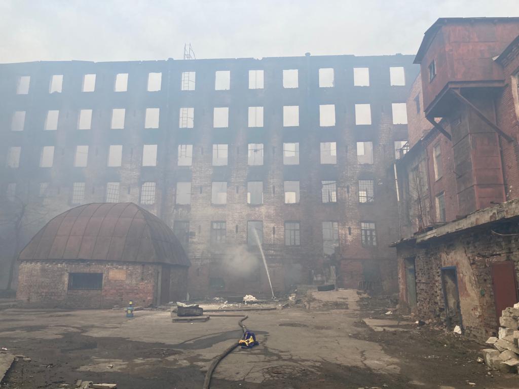 Здание &laquo;Невской мануфактуры&raquo; после пожара