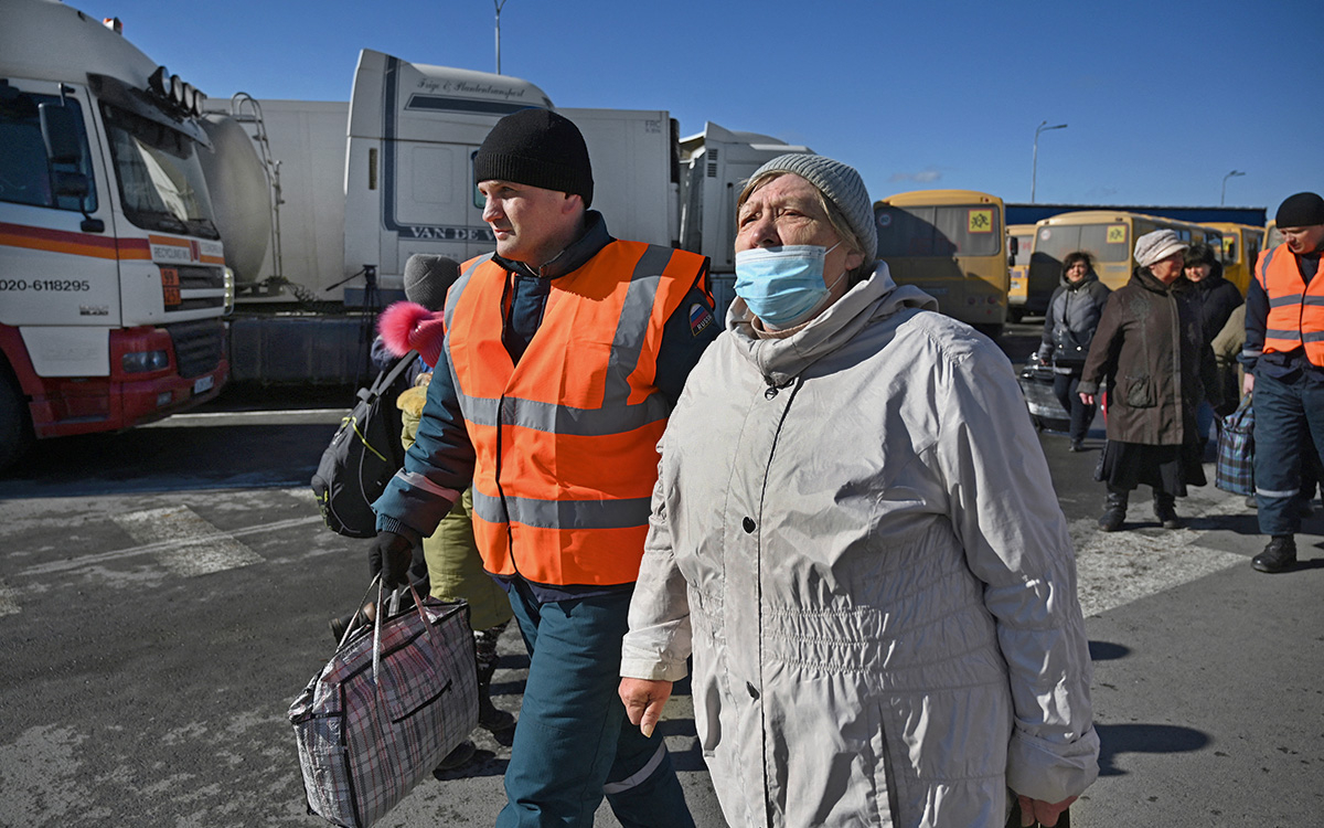 Два региона ввели режим повышенной готовности из-за беженцев Донбасса