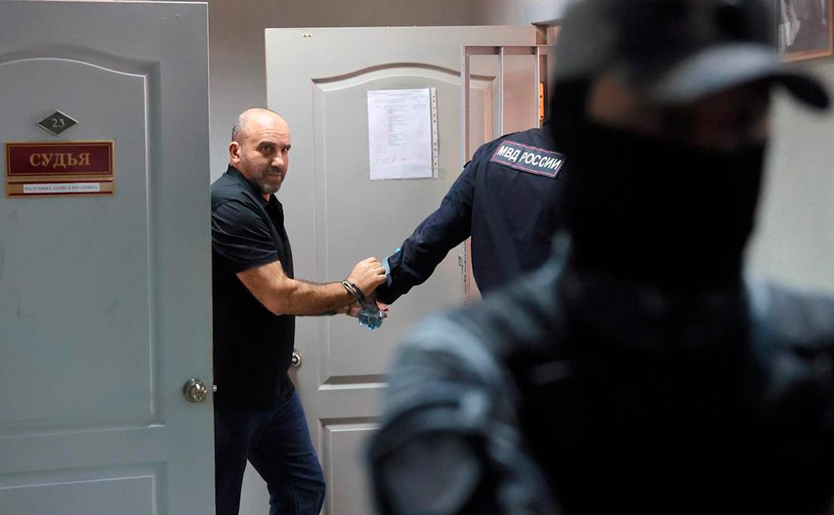 Ахлиман Гянджиев&nbsp;перед началом заседания суда, Екатеринбург, 1 июля 2025 года