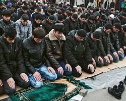 В Таджикистане судят членов радикальной исламской группировки ИДУ 