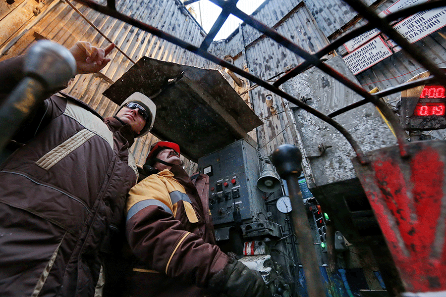 Добыча нефти на Южно-Приобском месторождении в Югре


