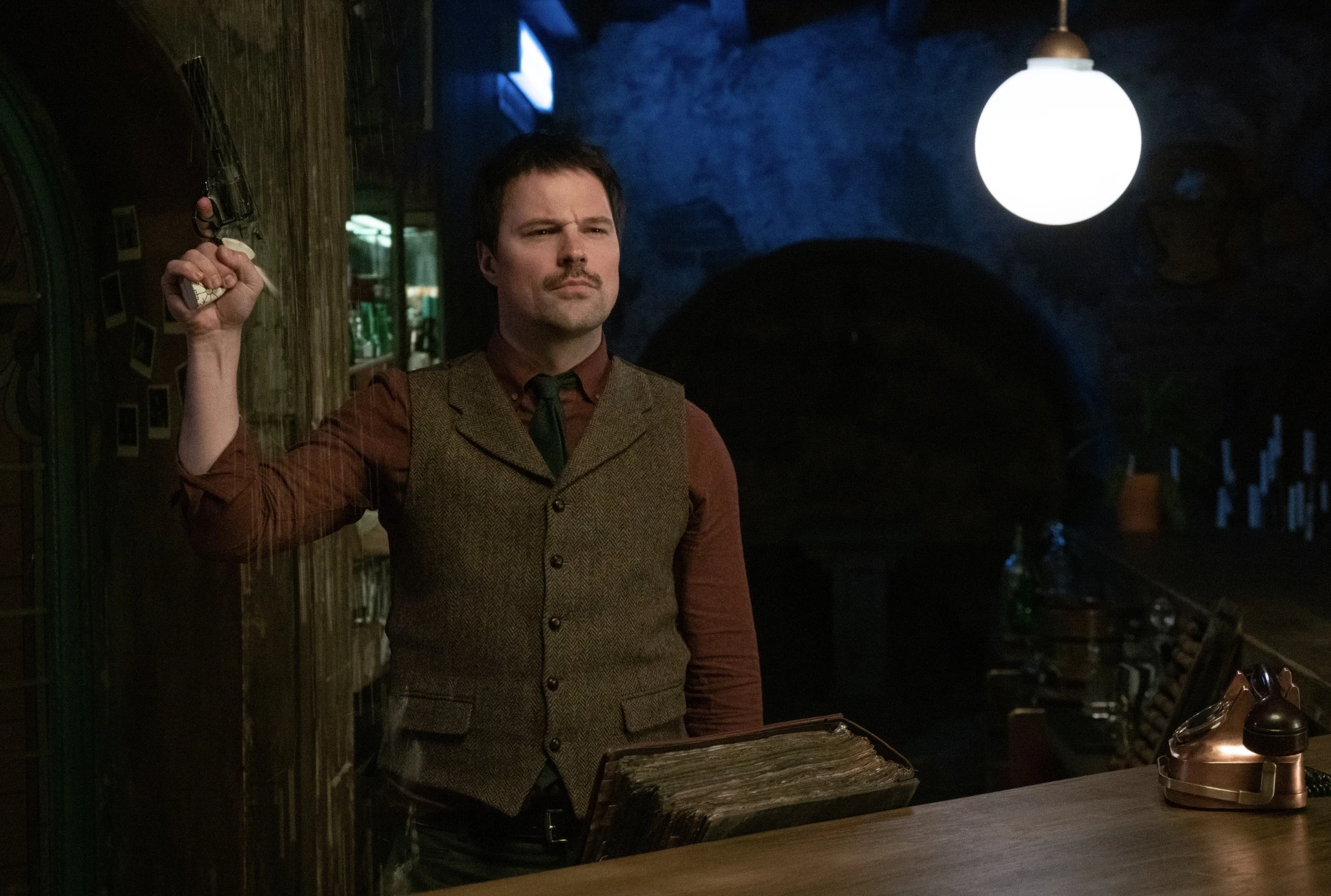 Данила Козловский в сериале «Бар «Один звонок»