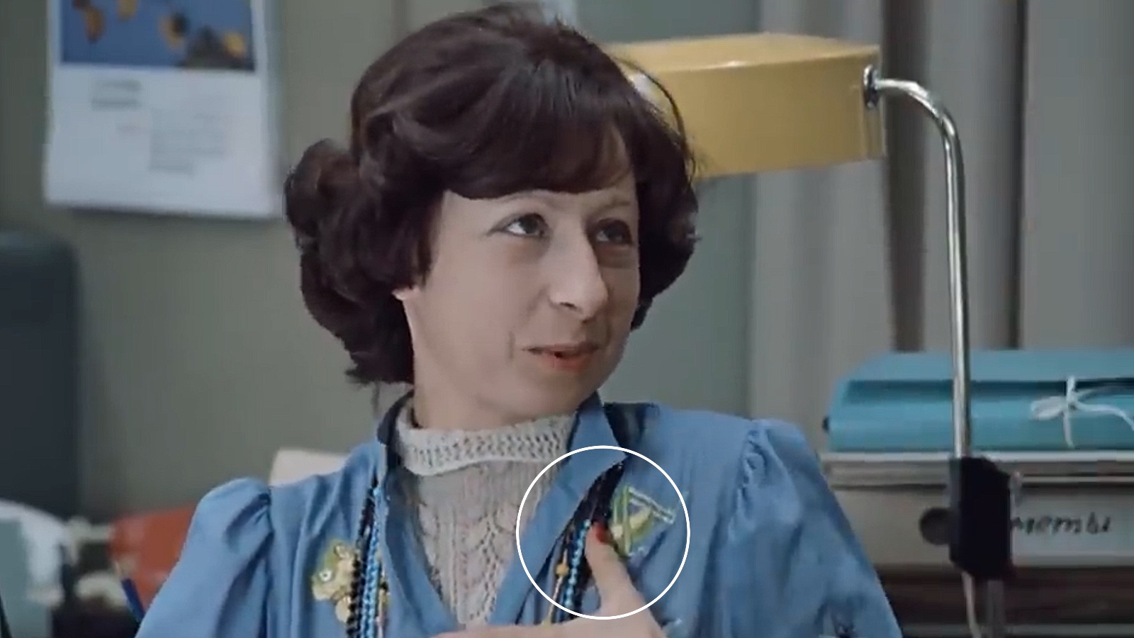 Көшедегі жалаңаш француз әйелдерінің суреттері