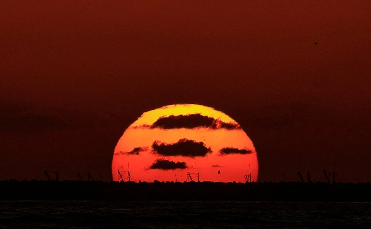 Akhtar Soomro / Reuters