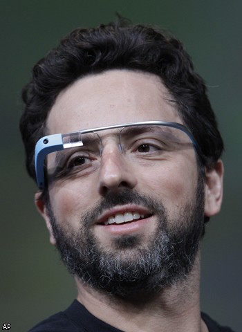 В США представили первые в мире очки с подключением к Интернету