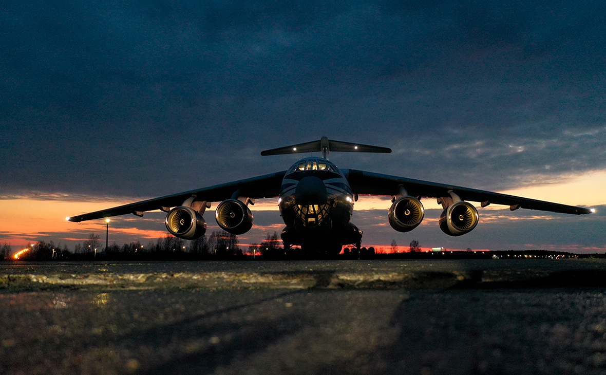 Грузовой самолет Ил-76


