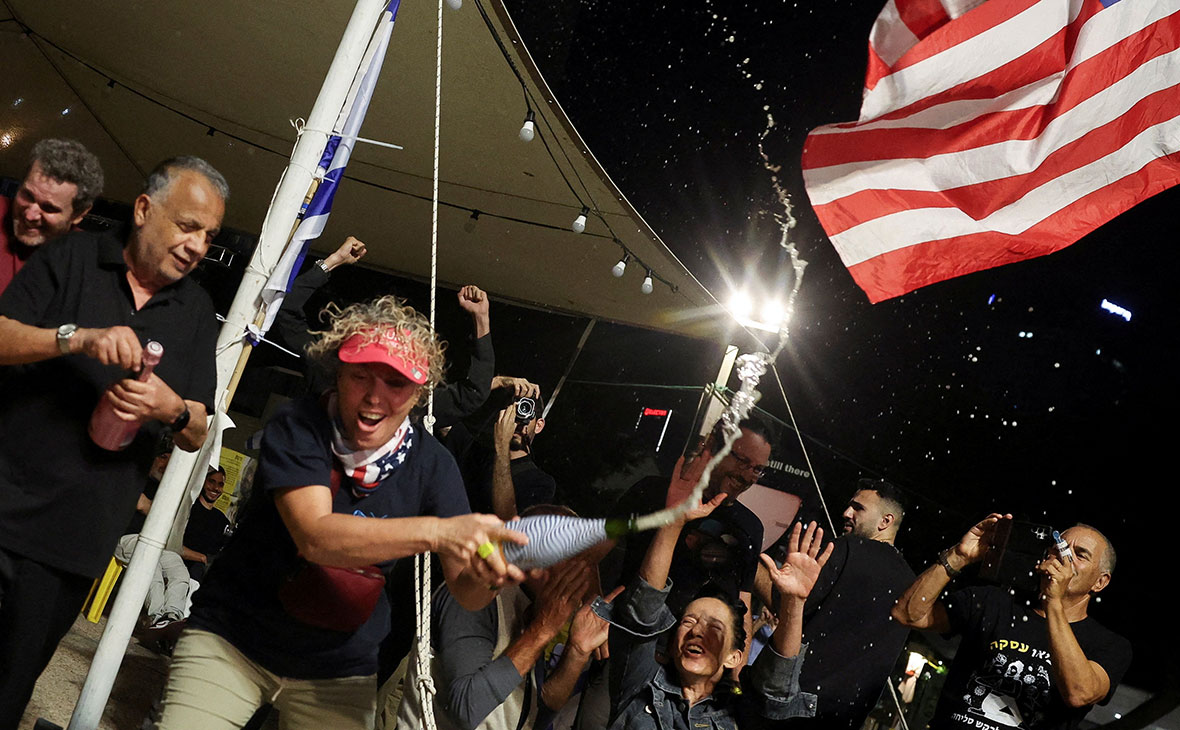 9 октября президент США Дональд Трамп объявил о достижении сделки. &laquo;Я с гордостью сообщаю, что Израиль и ХАМАС подписали первую фазу нашего мирного плана&raquo;,&nbsp;&mdash; написал он в Truth Social.