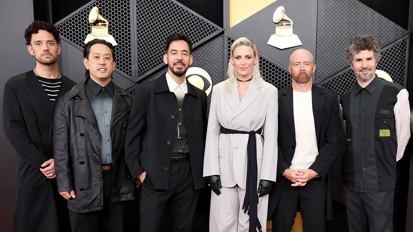 Колин Бриттейн, Джо Хан, Майк Шинода, Эмили Армстронг, Дэйв Фаррелл и Брэд Делсон 