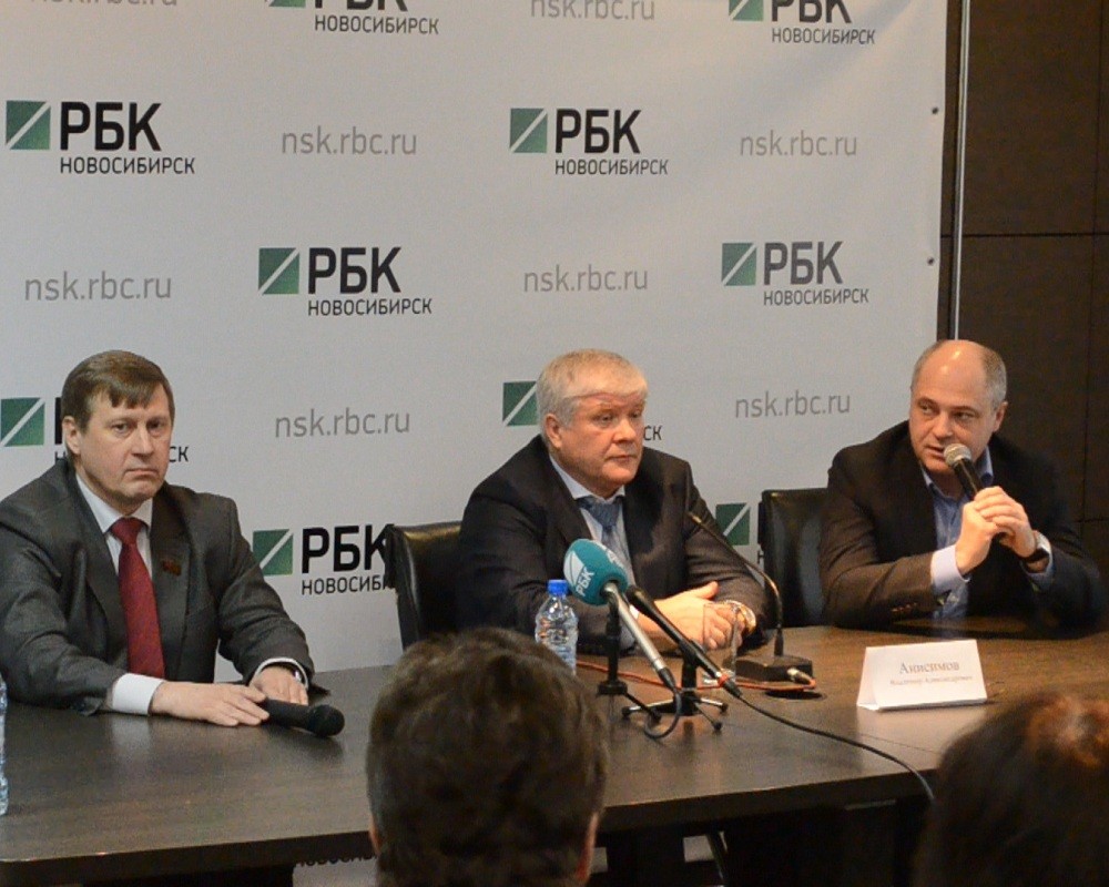 Кандидаты в мэры Новосибирска встретились лицом к лицу