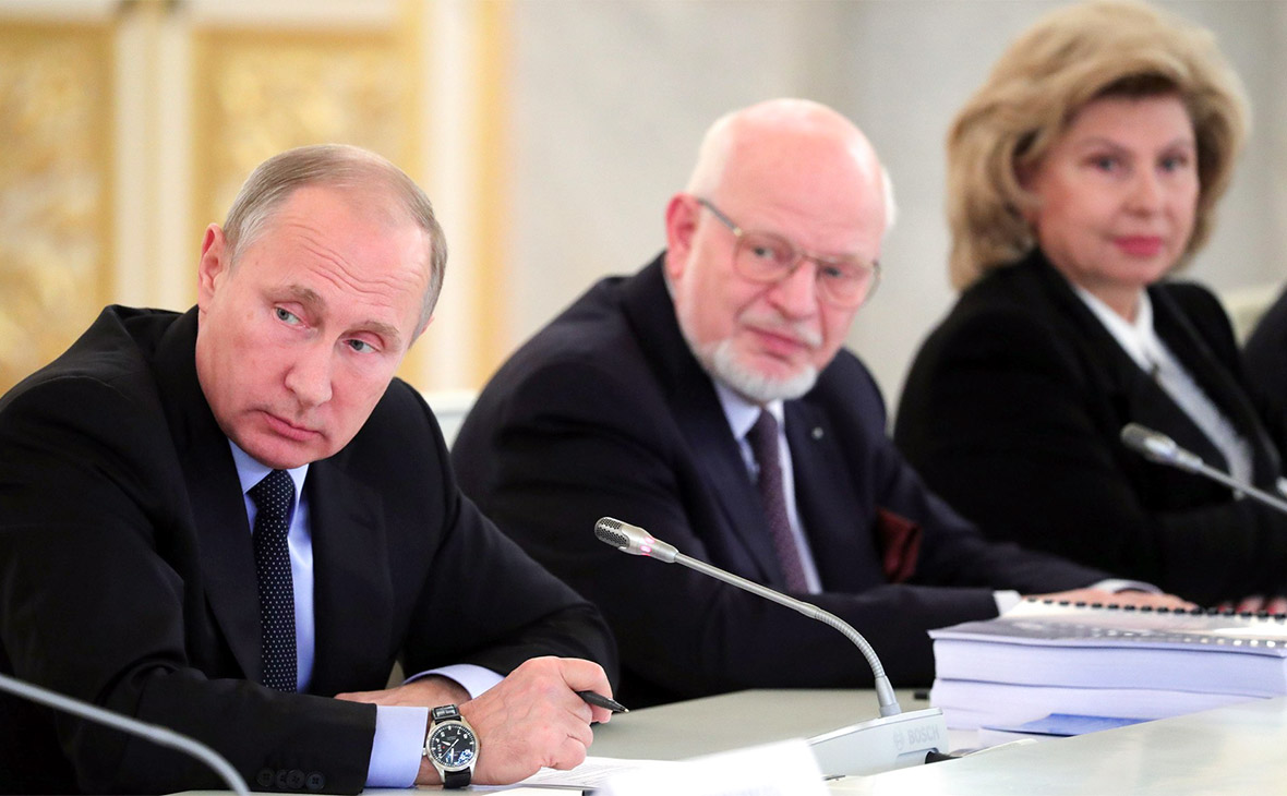 Владимир Путин (первый слева) на заседании Совета по правам человека