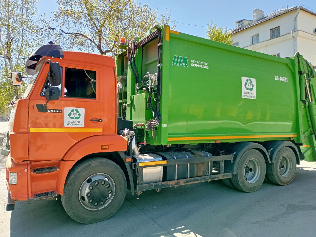 60 мусоровозов, арендованных &laquo;ЭкоТранс-Н&raquo;, почти месяц остаются заблокированными