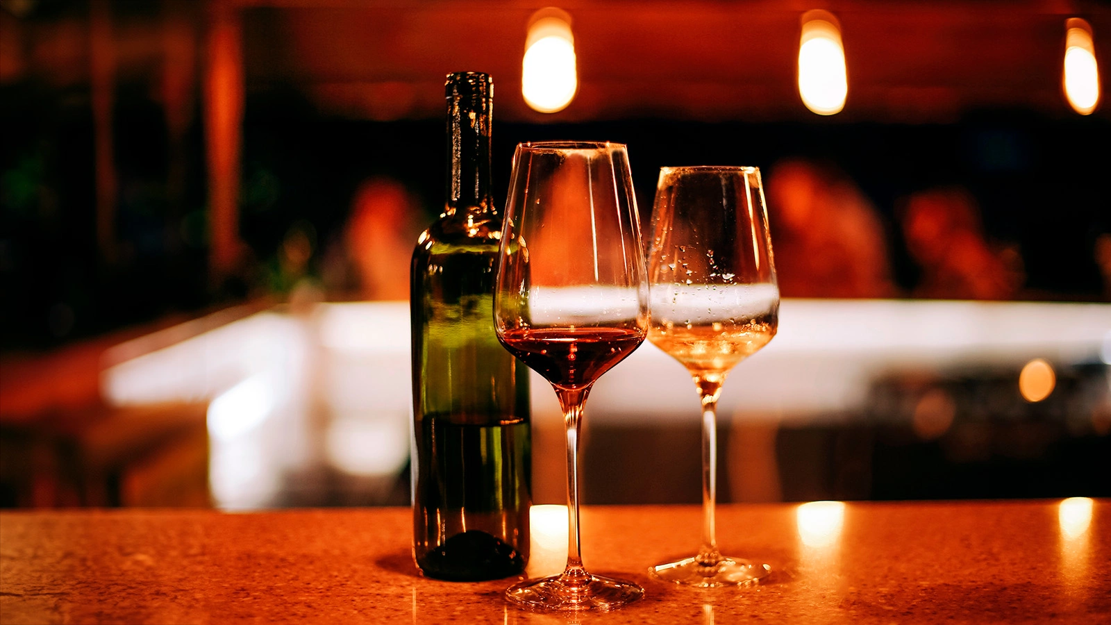 В РАН назвали безопасную дозу вина в день для мужчин и женщин