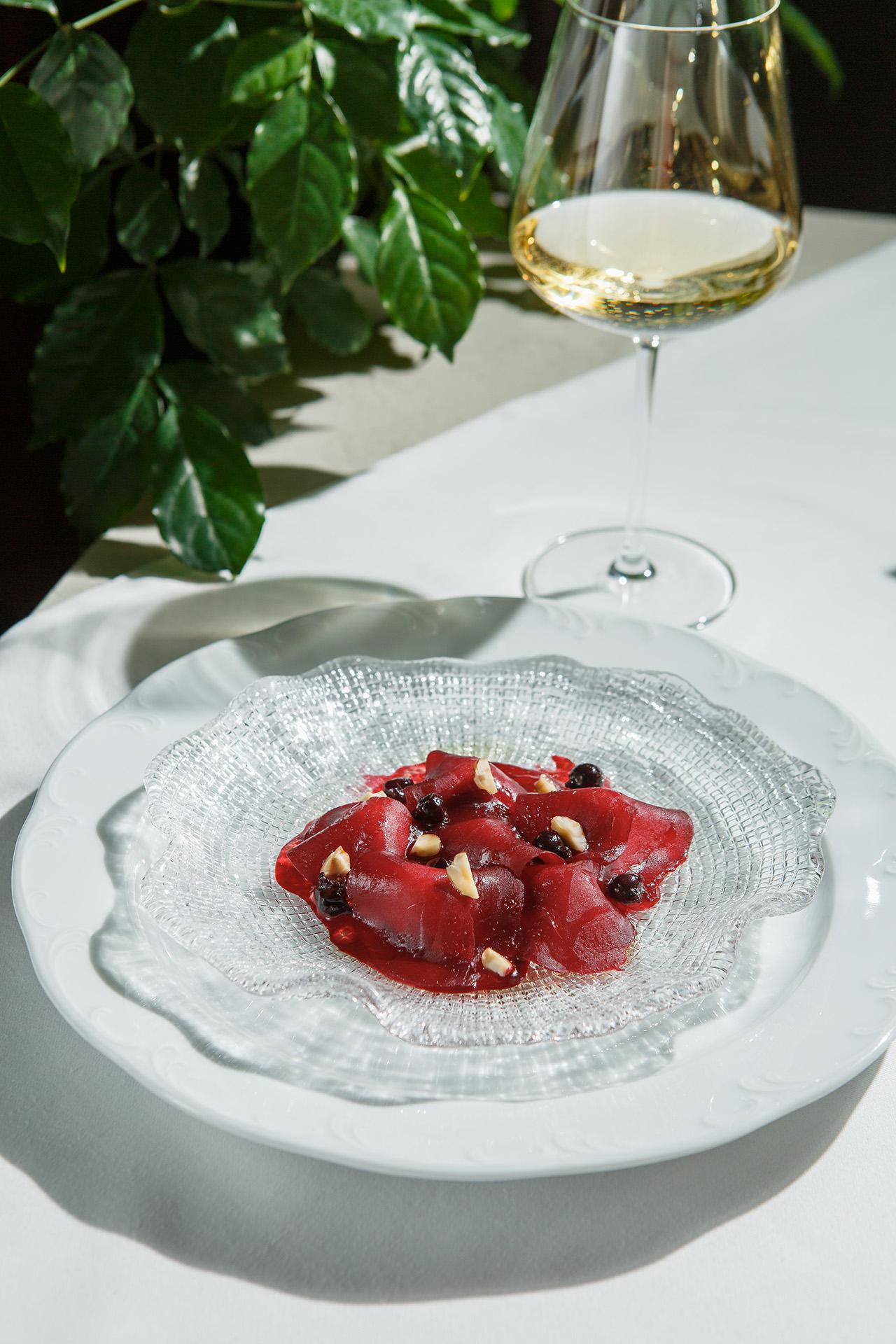 Свекла с козьим сыром в ресторане «Гастродача Вселуг»