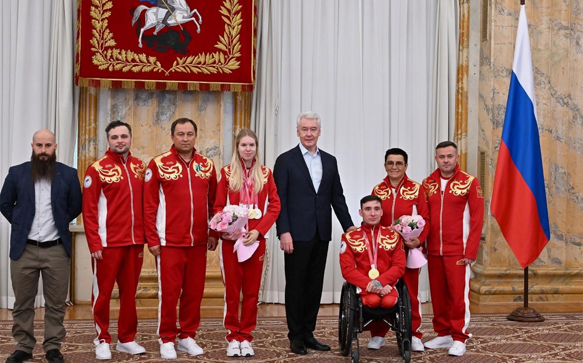 Собянин наградил московских призеров Паралимпиады