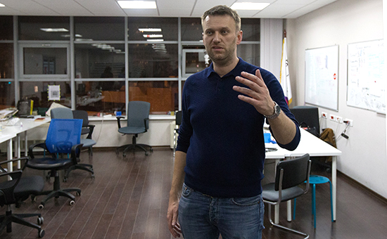 Оппозиционер Алексей Навальный в офисе&nbsp;Фонда борьбы с коррупцией&nbsp;