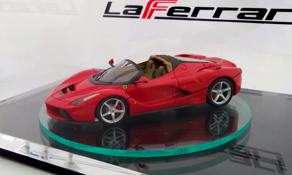 Дизайн гиперкара Ferrari LaFerrari Spider рассекретили с помощью игрушки