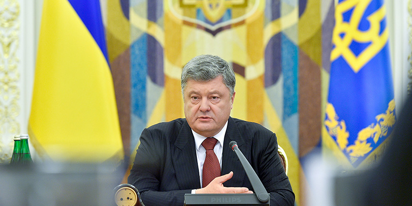 Порошенко напомнил демонстрантам в Киеве об убитых при штурме Рады