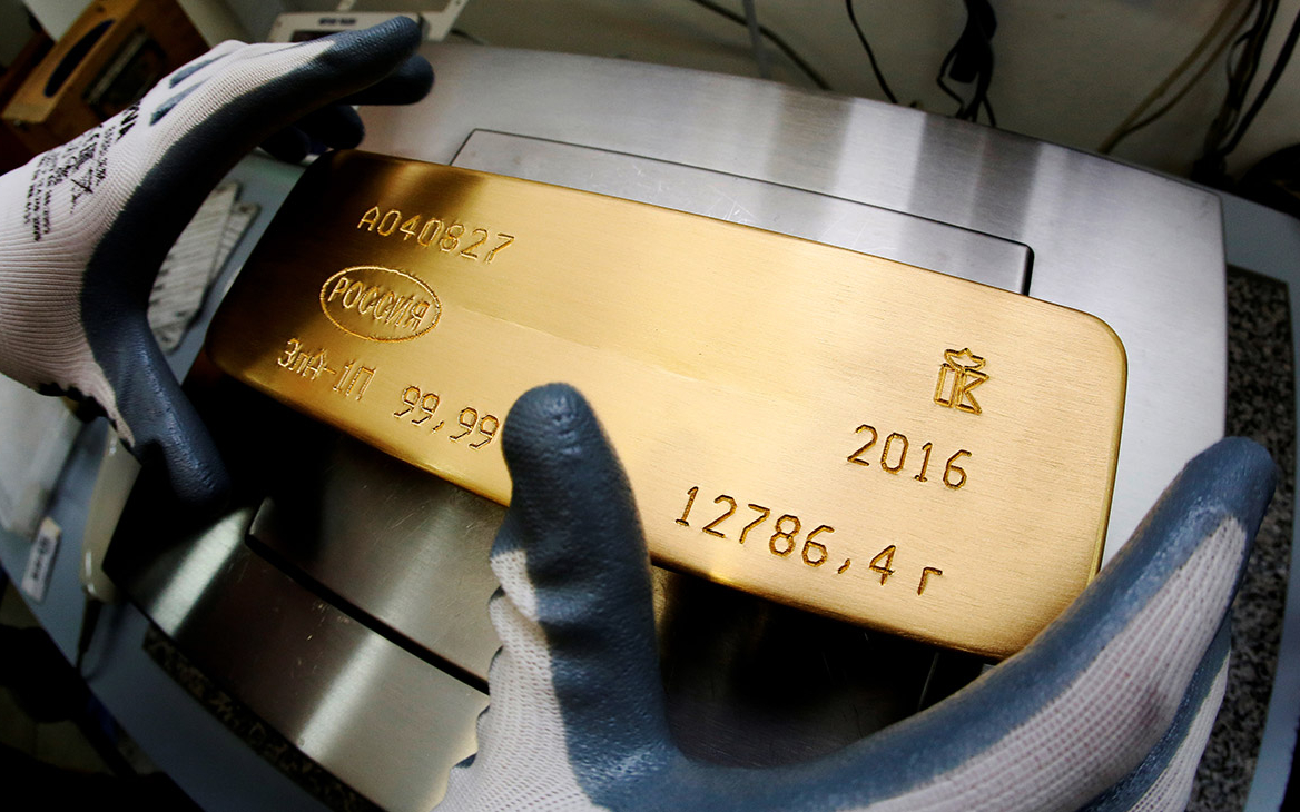 Цены на золото выросли до шестилетнего максимума из-за торговой войны