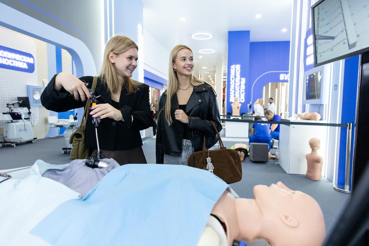 Фото: организаторы форума в Гостином Дворе