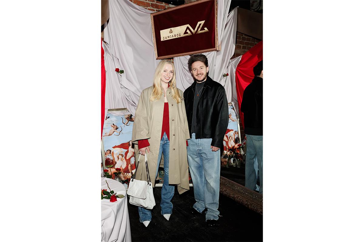 Денис Кукояка с женой