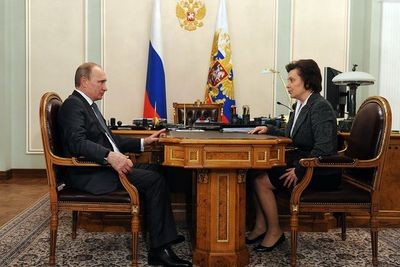 Путин попросил Комарову продолжить работу в новом статусе