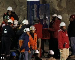 В Чили поднят на поверхность десятый шахтер 