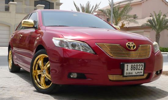 Арабы отделали Toyota Camry золотом