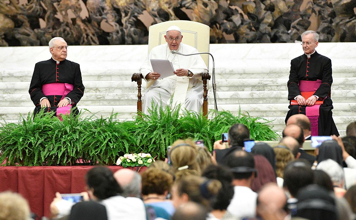 Папа римский призвал молиться, чтобы не допустить ядерную войну