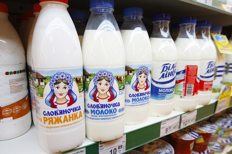 Молоко и молочные продукты

Вводится пошлина:  5-22,5%

Молоко и сливки, включая сгущенку (5-22,5%), молочная сыворотка (10-15%), сливочное масло (17,5-18,3%), сыры и творог (15-22,5%)