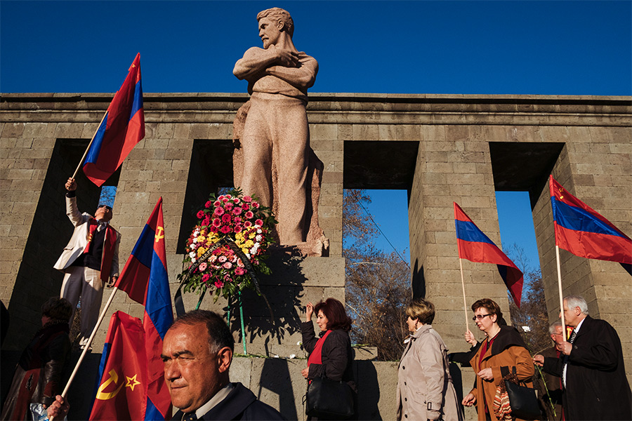 Сторонники Коммунистической партии на&nbsp;митинге в&nbsp;Ереване

